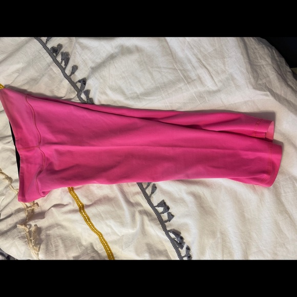 Lululemon hot pink crop leggings - Picture 7 of 7